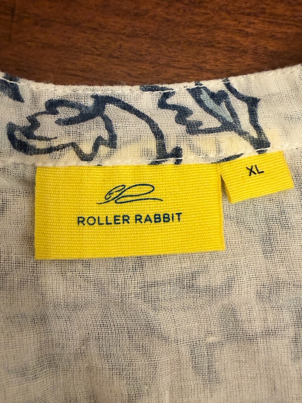 Roller Rabbit Top Size XL - Picture 3 of 5